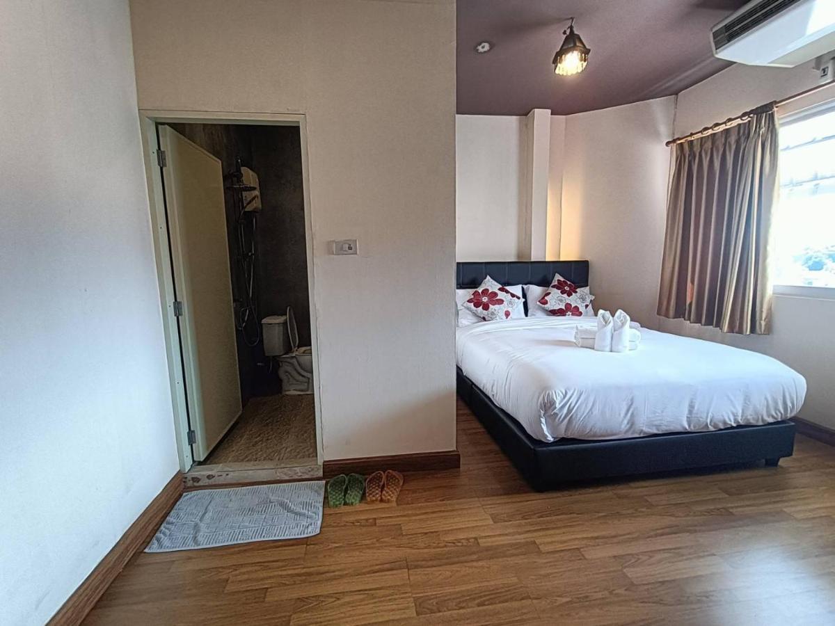 Soft Night Barzaar Chiang Mai Exterior photo
