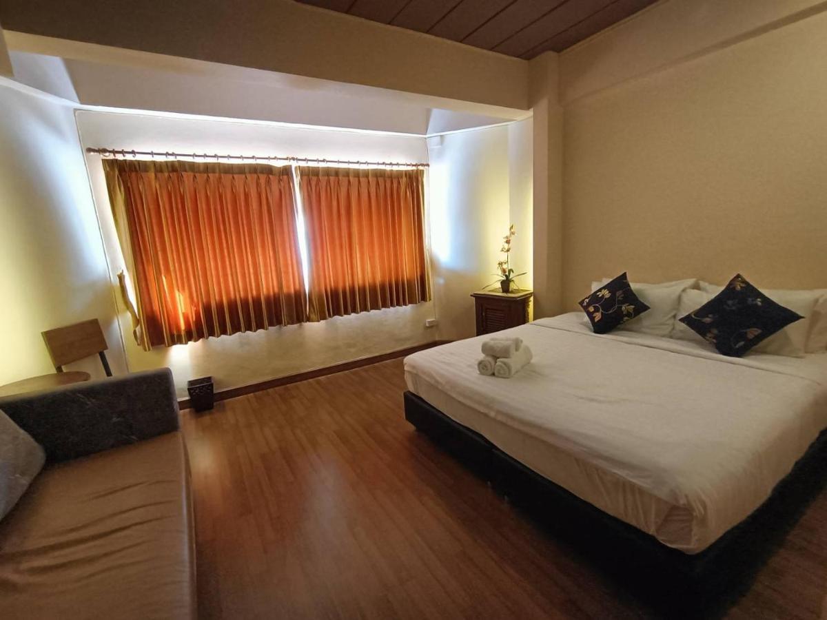 Soft Night Barzaar Chiang Mai Exterior photo