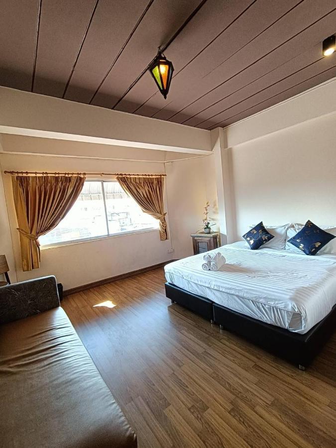 Soft Night Barzaar Chiang Mai Exterior photo